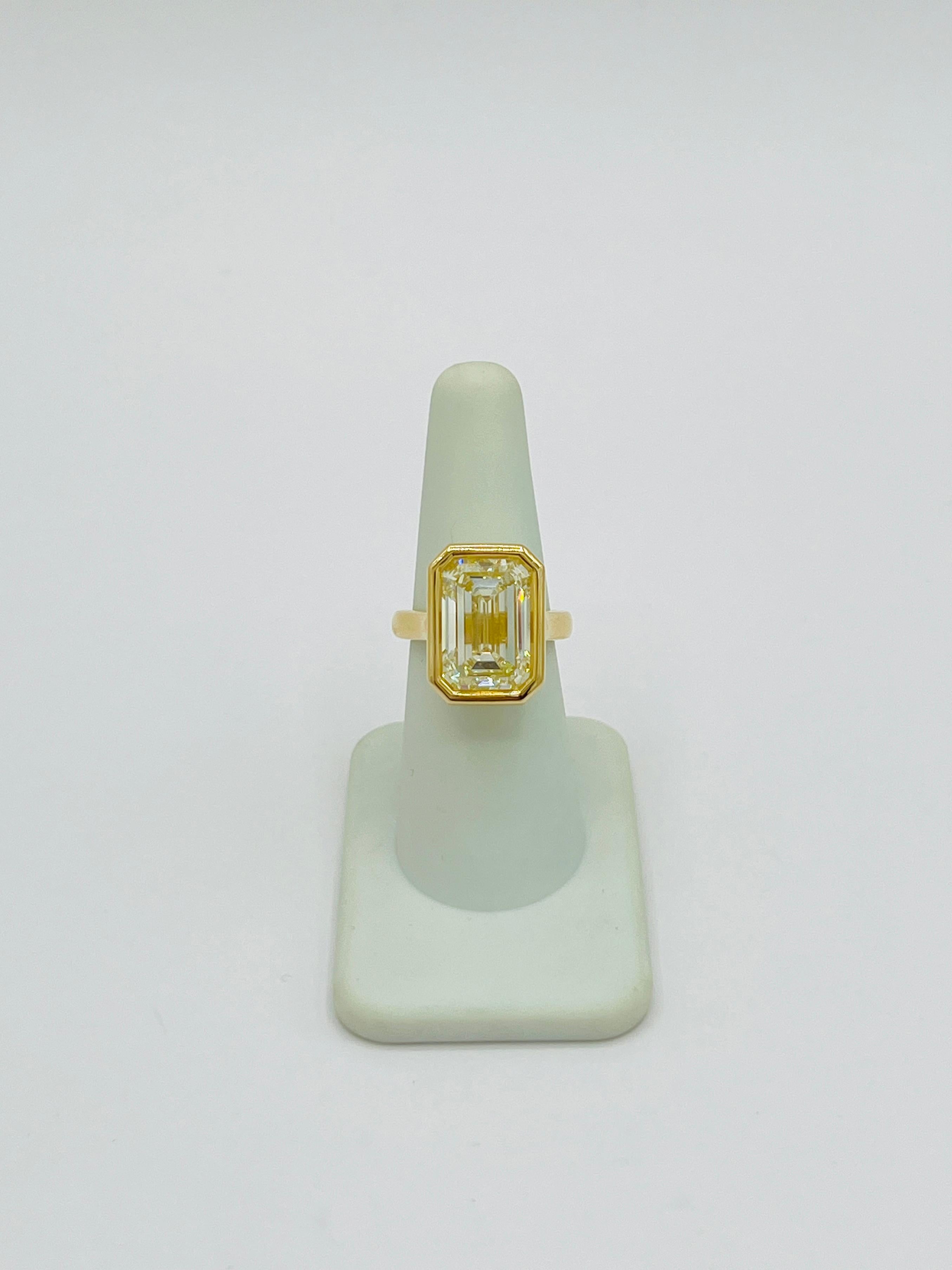 Bague en or jaune 18 carats GIA avec diamant taille émeraude de 12 carats Unisexe en vente