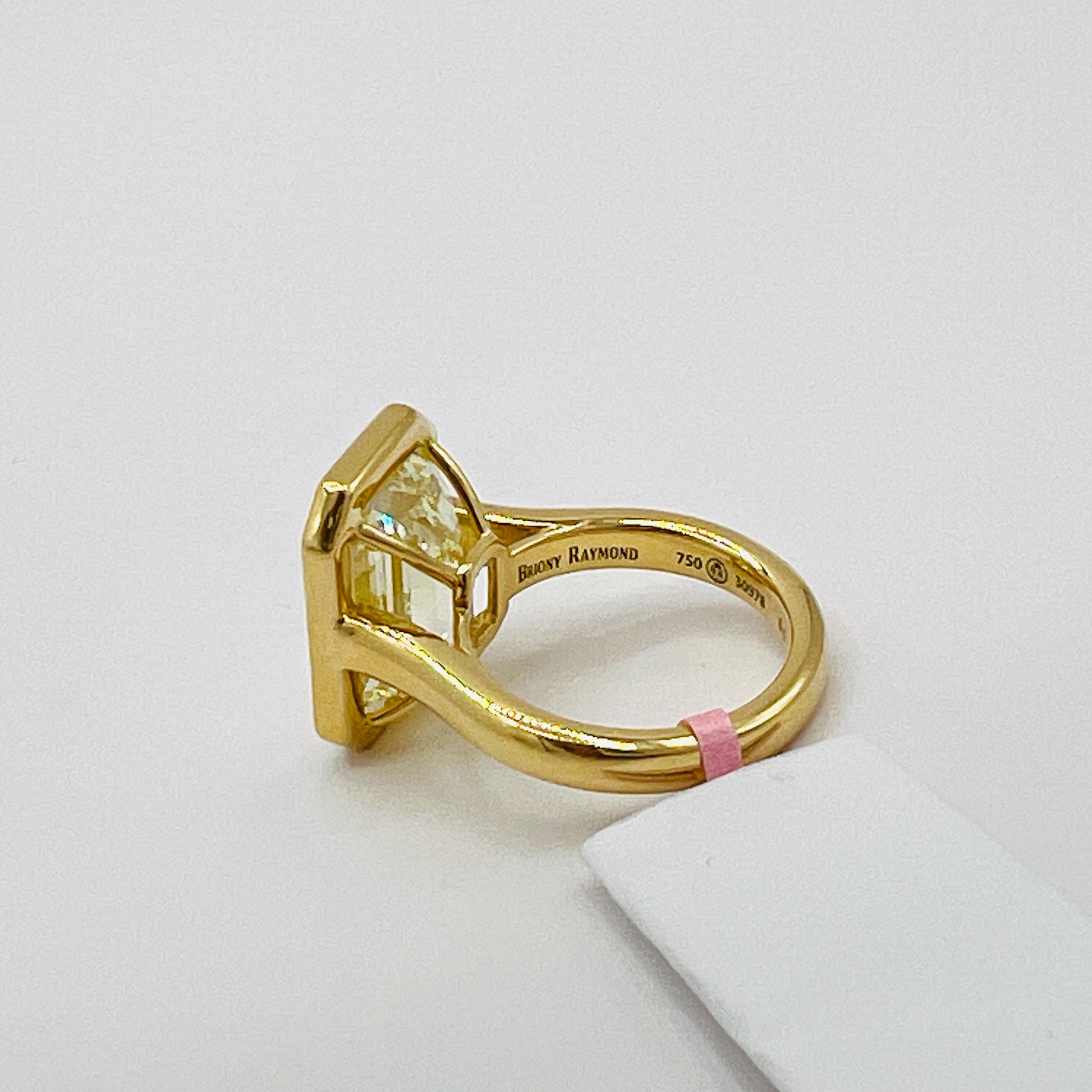 Bague en or jaune 18 carats GIA avec diamant taille émeraude de 12 carats en vente 4