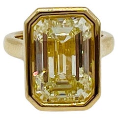 GIA 12 Karat Diamantring mit Smaragdschliff in 18K Gelbgold