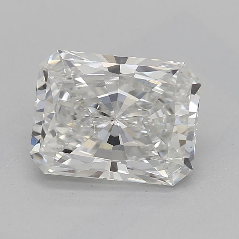 Eleva la tua collezione di gioielli con questo eccezionale anello con diamante che presenta uno splendido centro con un diamante radioso del peso di 1.2. Con un delizioso H e SI2, questo anello irradia una straordinaria brillantezza. Il suo design