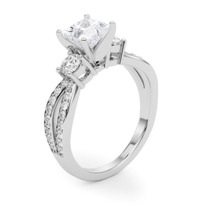 GIA 1,21ct Anello con diamanti a tre pietre Princess Split Shank Pave in oro bianco 18 carati in vendita 1