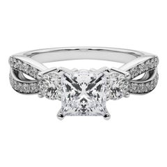 GIA 1,21ct Anello con diamanti a tre pietre Princess Split Shank Pave in oro bianco 18 carati