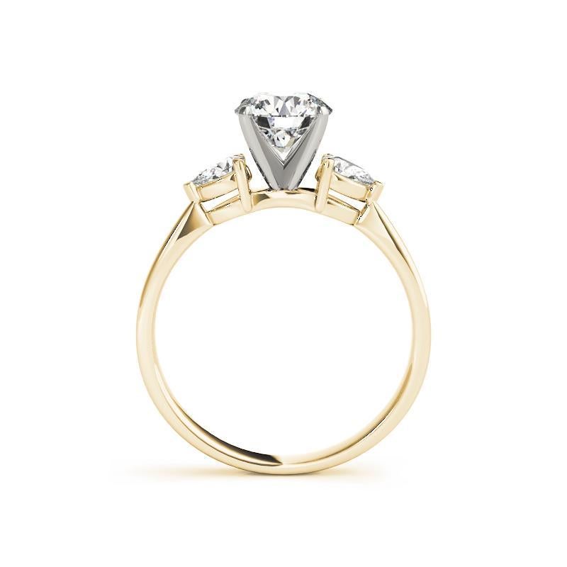 GIA 1,21ct Solitario rotondo e anello a tre pietre con pera in oro giallo 18 carati In condizioni Nuovo in vendita a New York, NY