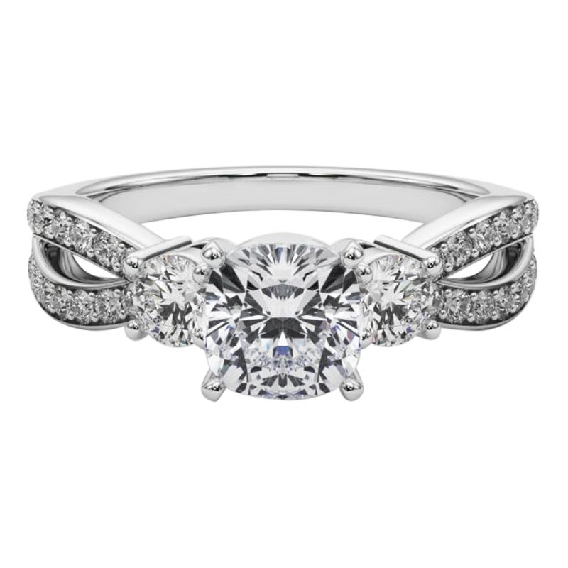 GIA 1.22ct Cushion Three-Stone Split Shank Pave  Bague en diamant