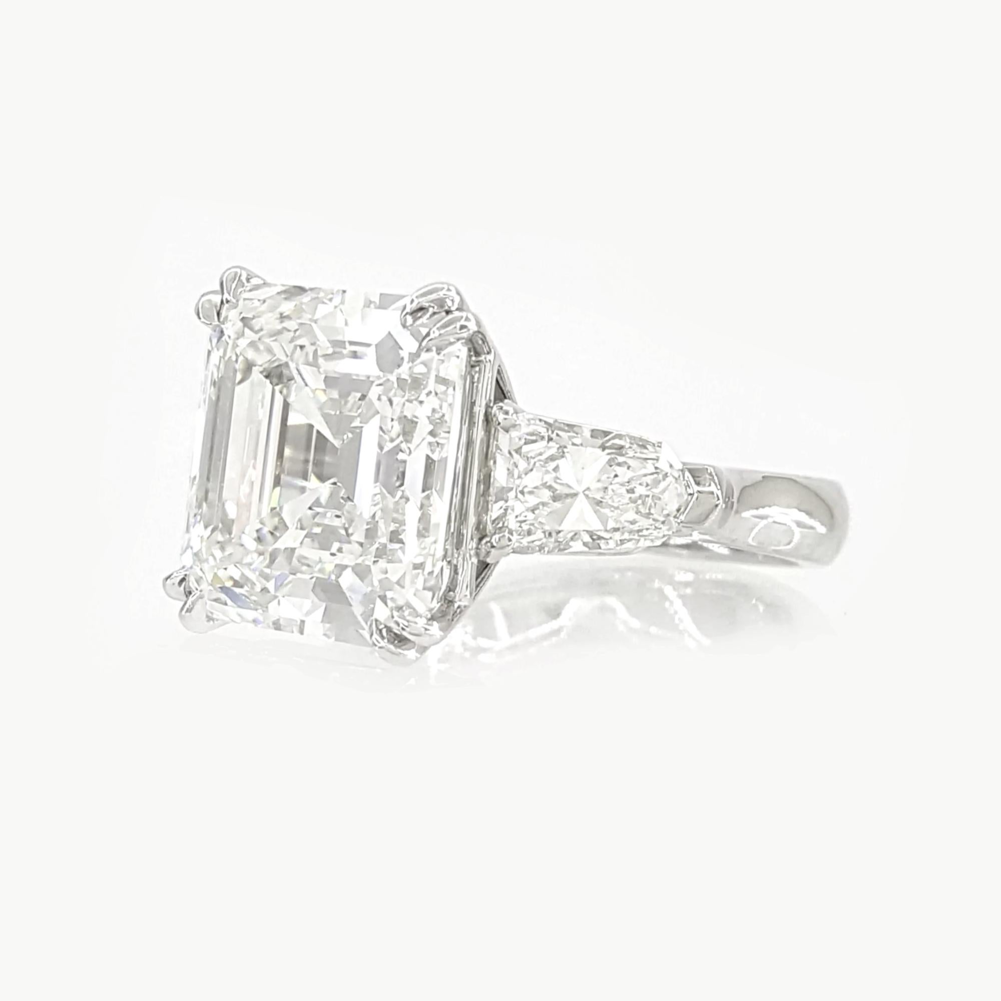 Contemporary GIA 12.48 Carat Square Emerald Diamond Flawless Platinum Ring For Sale