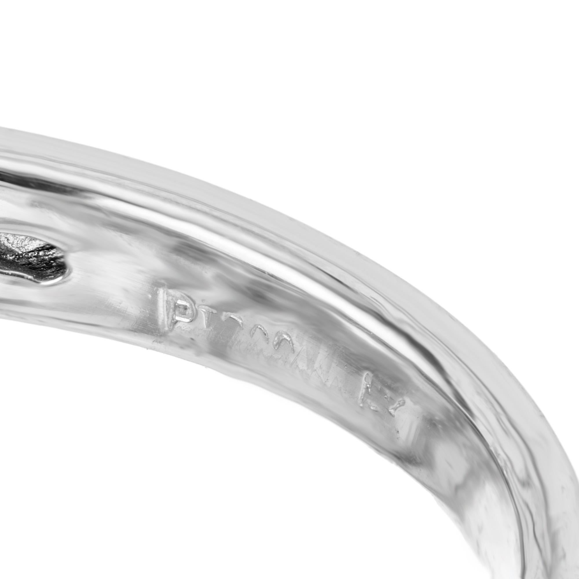 GIA 1,26 Zaffiro blu rotondo Diamante Anello di fidanzamento a tre pietre in platino in vendita 1