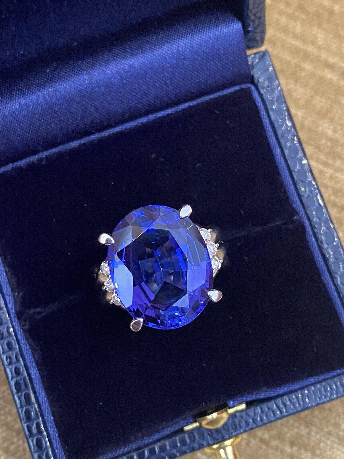 GIA 12.80 carats Oval Tanzanite & Diamond Cocktail Ring in Platinum In Excellent Condition For Sale In La Jolla, CA