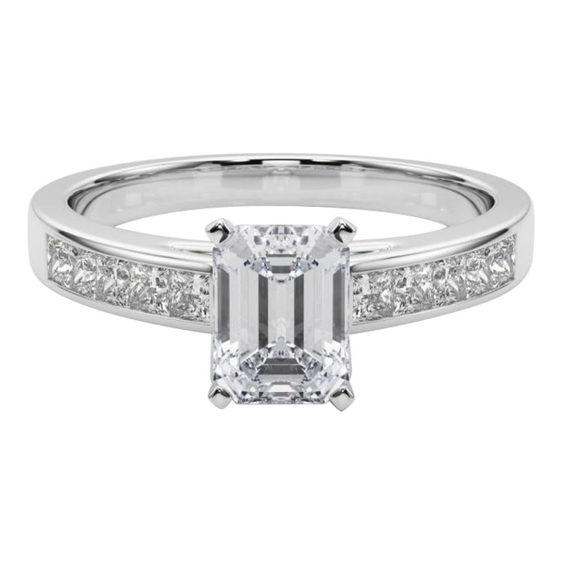 GIA 1.2ct Smeraldo Principessa Canale Solitario Centro Anello con Diamante in Oro Bianco in vendita