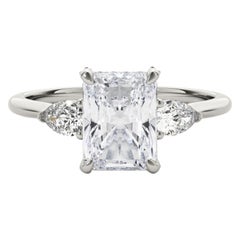 GIA 1.2ct Radiant Three-Stone Decorated Gallery (a Gallery)  Bague en diamant