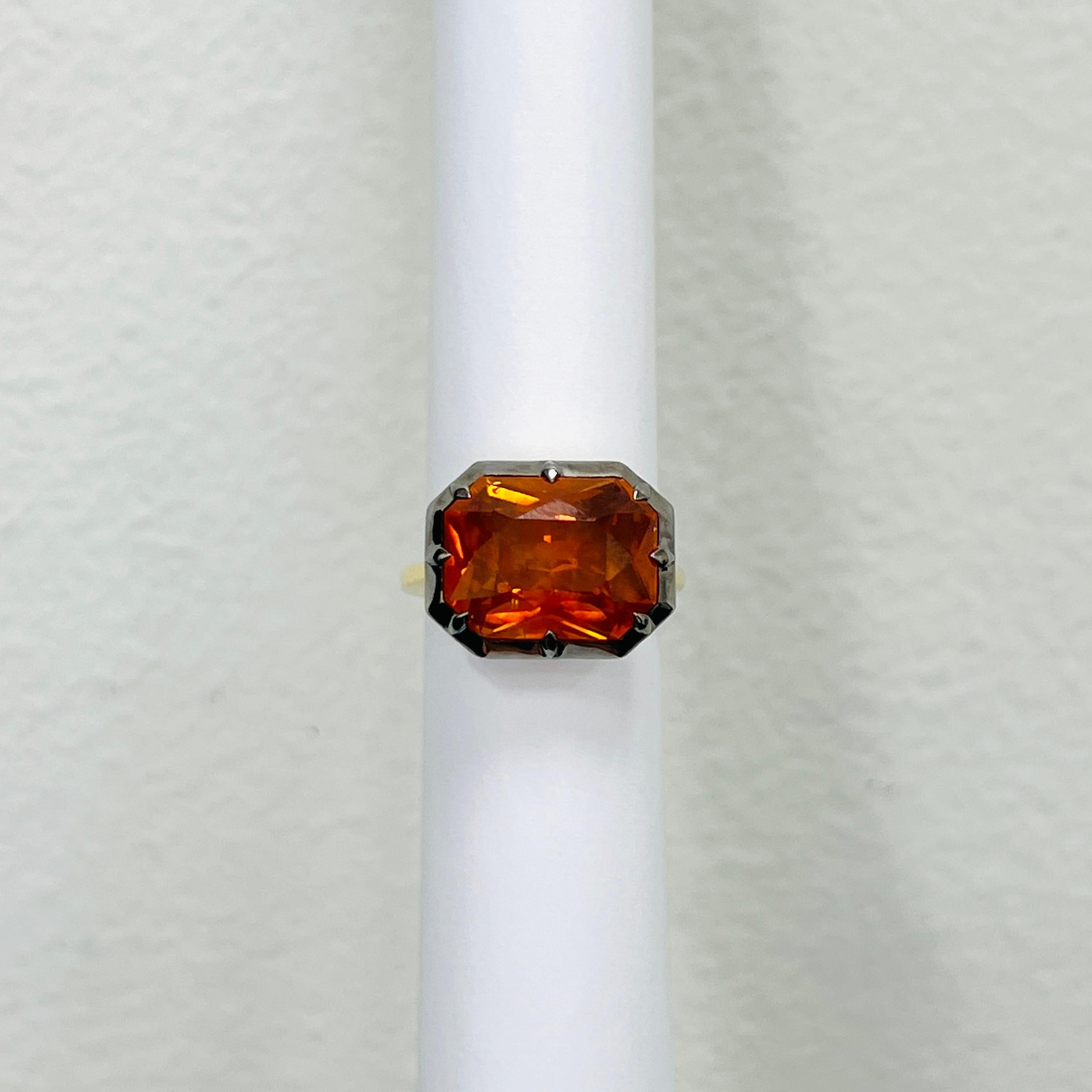 GIA 13 Karat Achteckiger Ring mit orangefarbenem Saphir aus 18 Karat Gold und schwarzem Rhodium für Damen oder Herren im Angebot