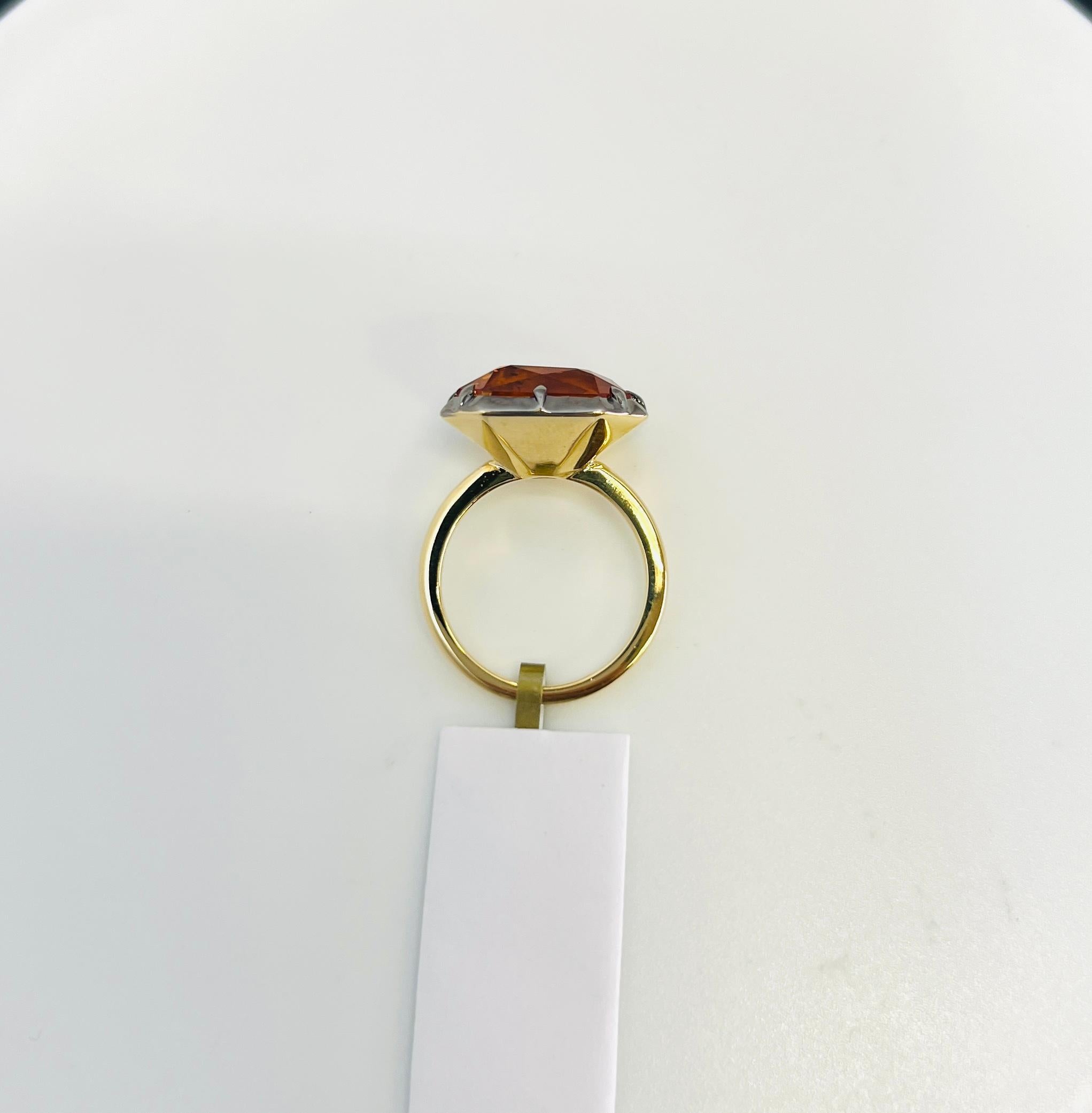 GIA 13 Karat Achteckiger Ring mit orangefarbenem Saphir aus 18 Karat Gold und schwarzem Rhodium im Angebot 1