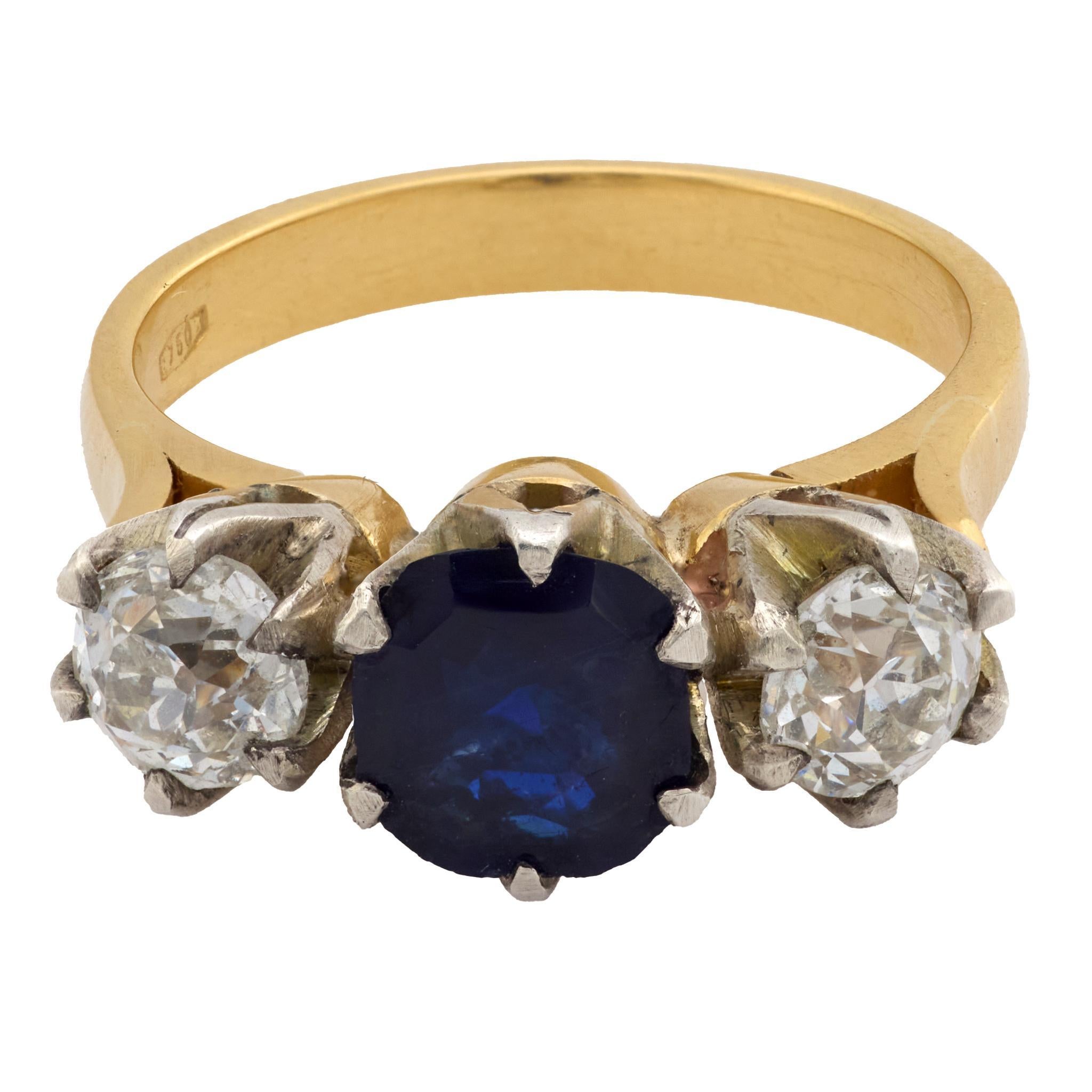 Edwardian GIA 1.30 carat Burma no heat sapphire diamond 18k yellow gold three stone ring For Sale