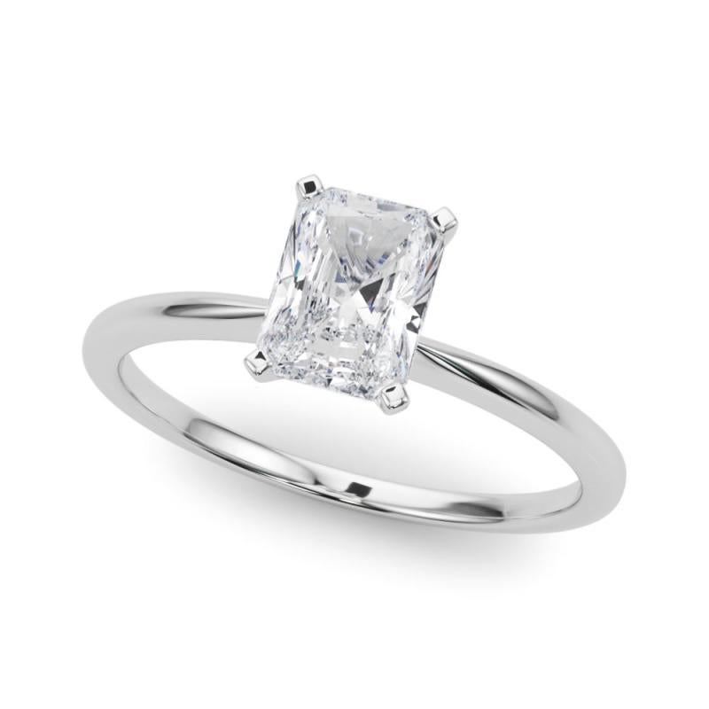 Taille radiant GIA 1.30ct Radiant Slim Band Prong Set Solitaire  Bague en diamant en vente