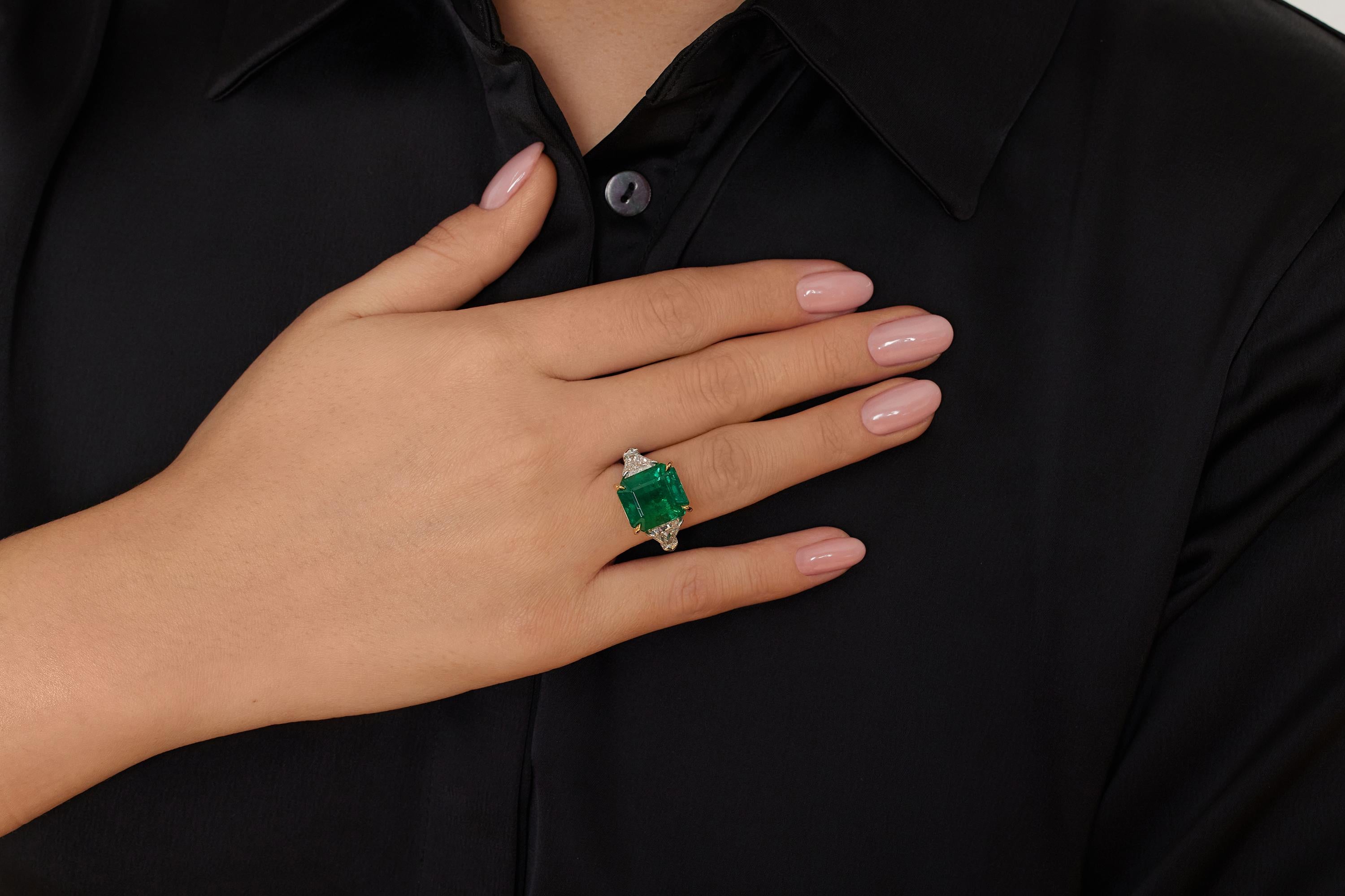 GIA 13.21ct Step cut Square Green Emerald Diamond 3 Stone Plat 18k YG Ring In Good Condition In New York, NY