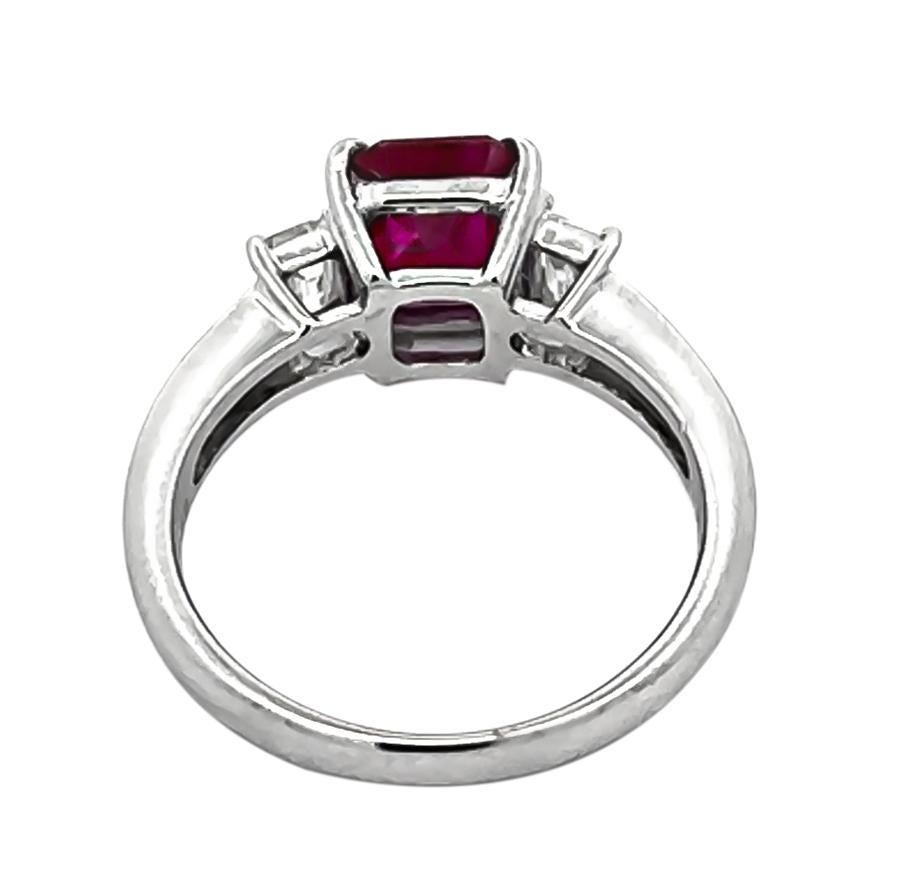 GIA Rubí de Birmania de 1,32 ct Anillo de compromiso de diamantes de 0,38 ct Corte esmeralda en venta