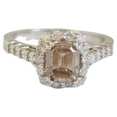 Bague en or blanc 14 carats avec diamant brun jaune fantaisie taille émeraude de 1,33 carat certifié GIA