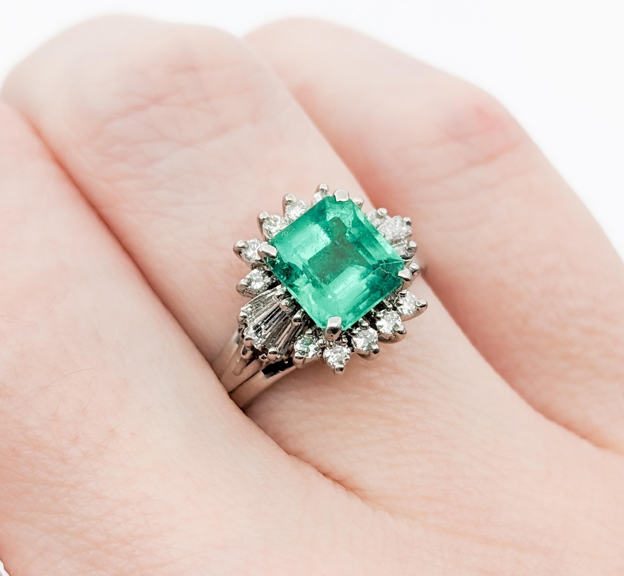 GIA 1.36ct Emerald & Diamonds Ring In Platinum In Excellent Condition For Sale In Bloomington, MN