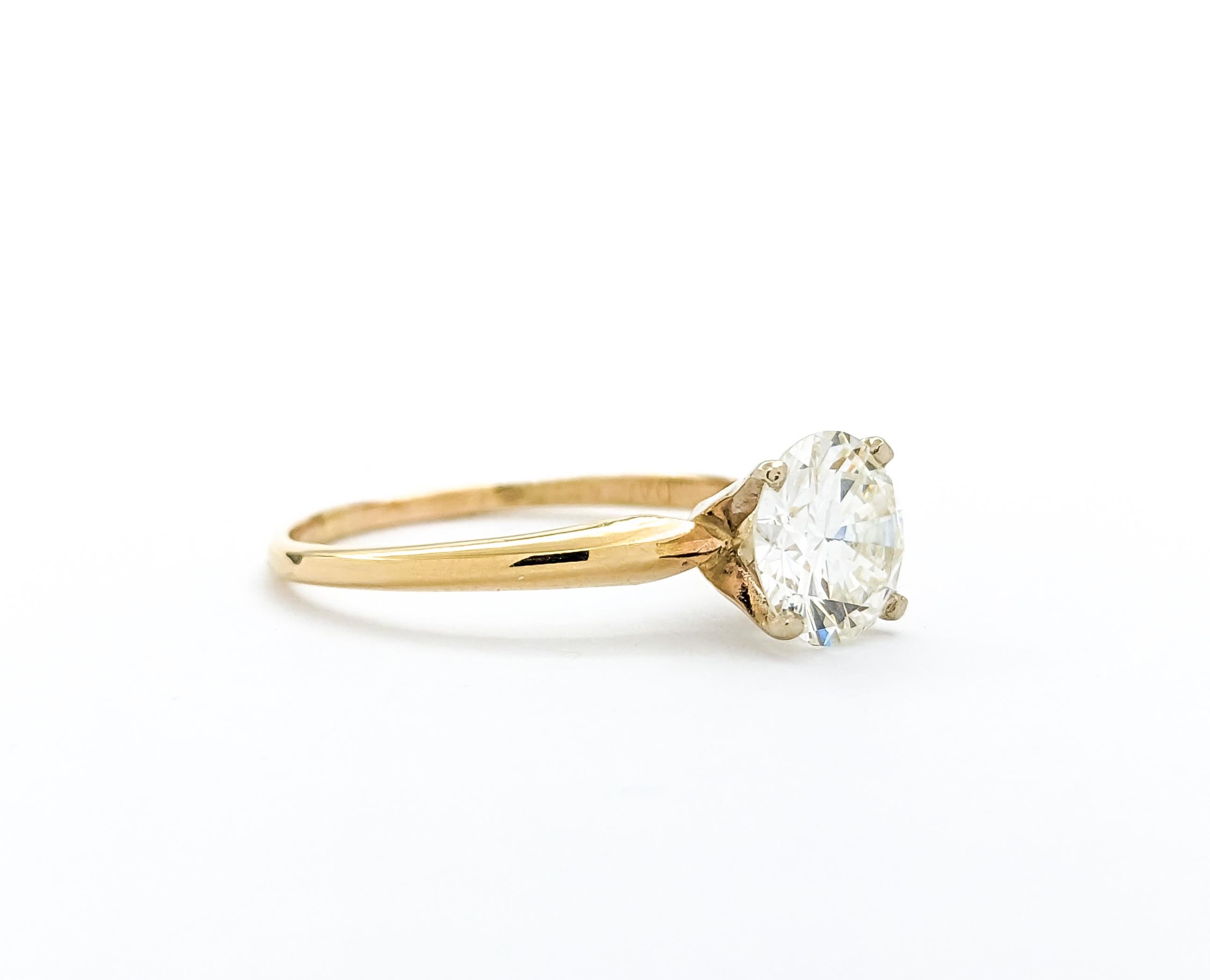 For Sale:  GIA 1.37ct Diamond Engagement Ring In Yellow Gold 8