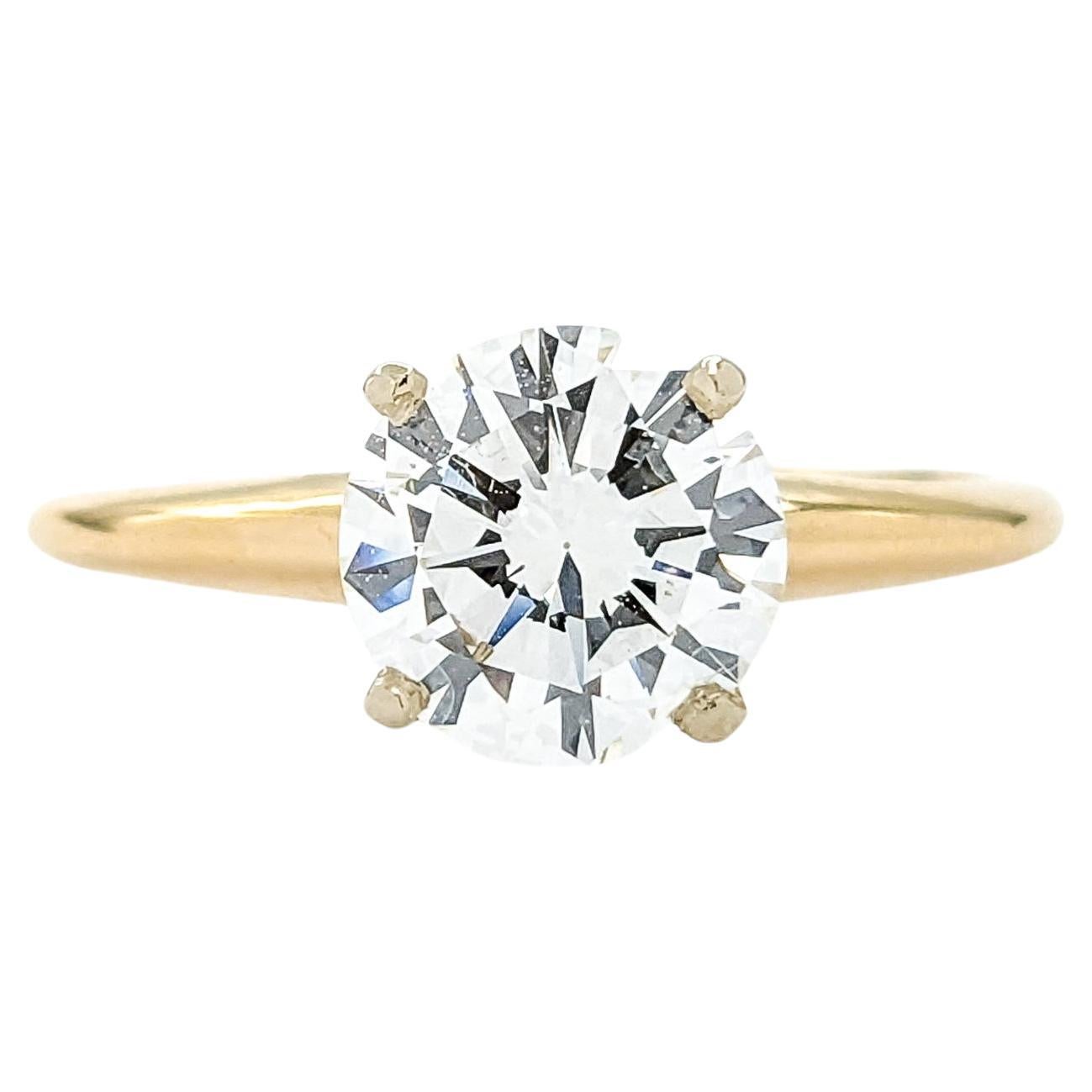 For Sale:  GIA 1.37ct Diamond Engagement Ring In Yellow Gold