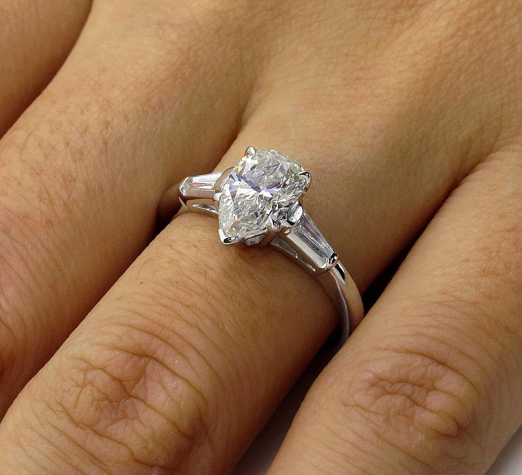 GIA 1.39 Carat Solitaire Pear Shaped Diamond Engagement Wedding Platinum Ring 3