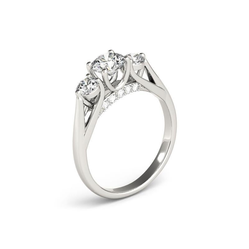 Donna GIA 1,3ct Ponte decorato a tre pietre rotonde  Anello con diamante in vendita