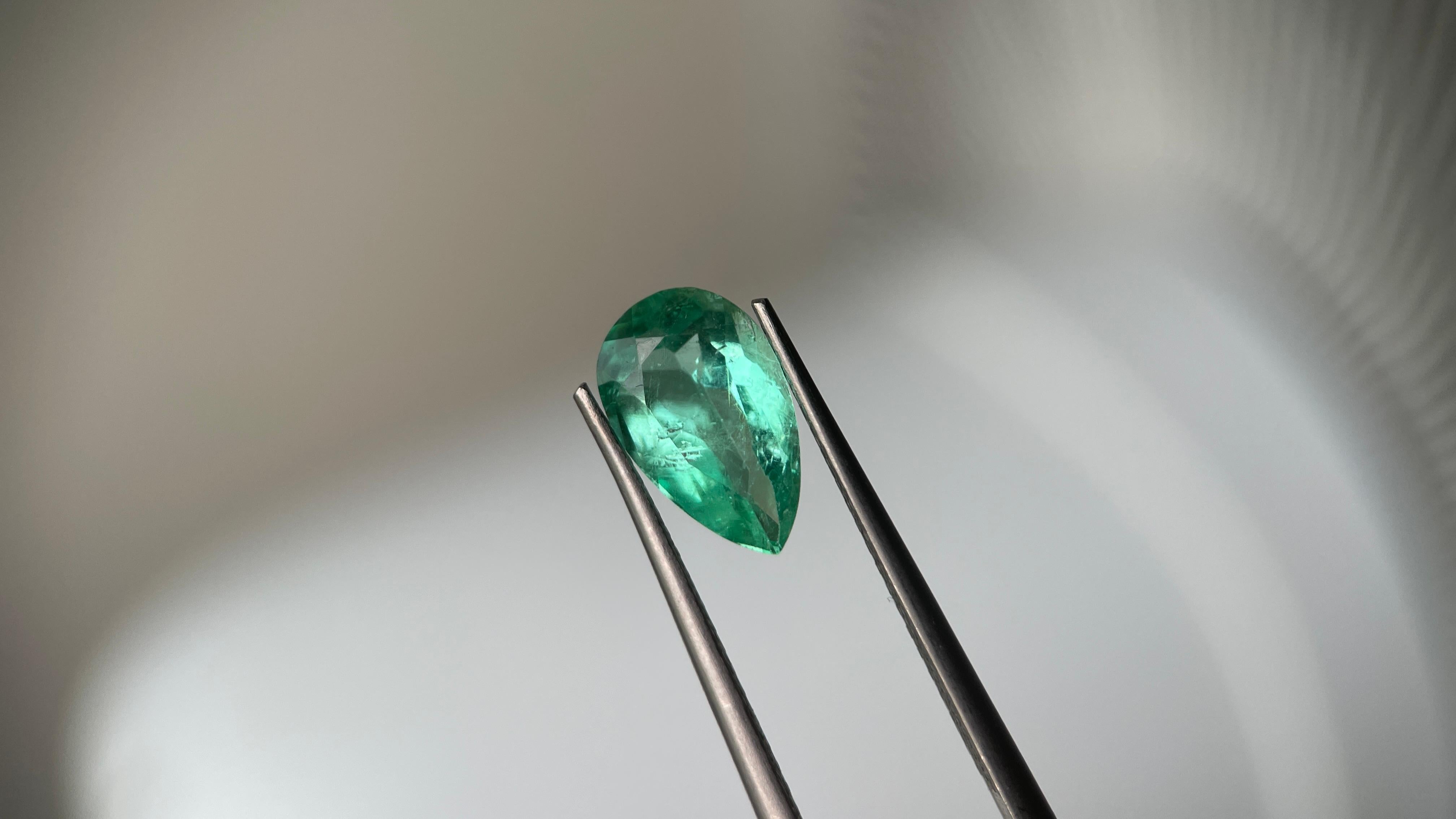 GIA 1.46ct Colombia Muzo Emerald -Clarity Enhanced (F2) -(10.15 x 6.29 x 4.36mm) für Damen oder Herren im Angebot
