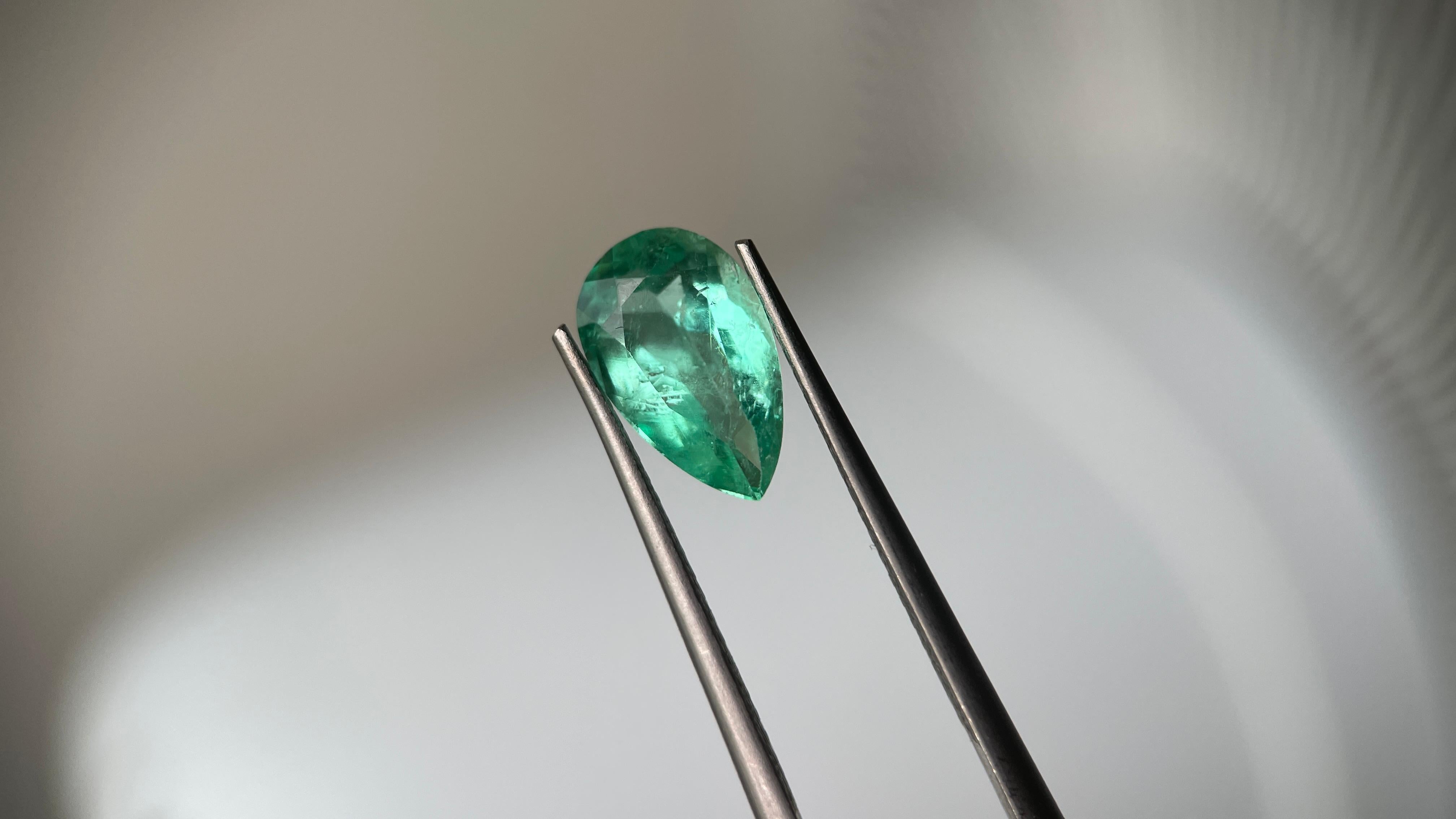 GIA 1.46ct Colombia Muzo Emerald -Clarity Enhanced (F2) -(10.15 x 6.29 x 4.36mm) im Angebot 1