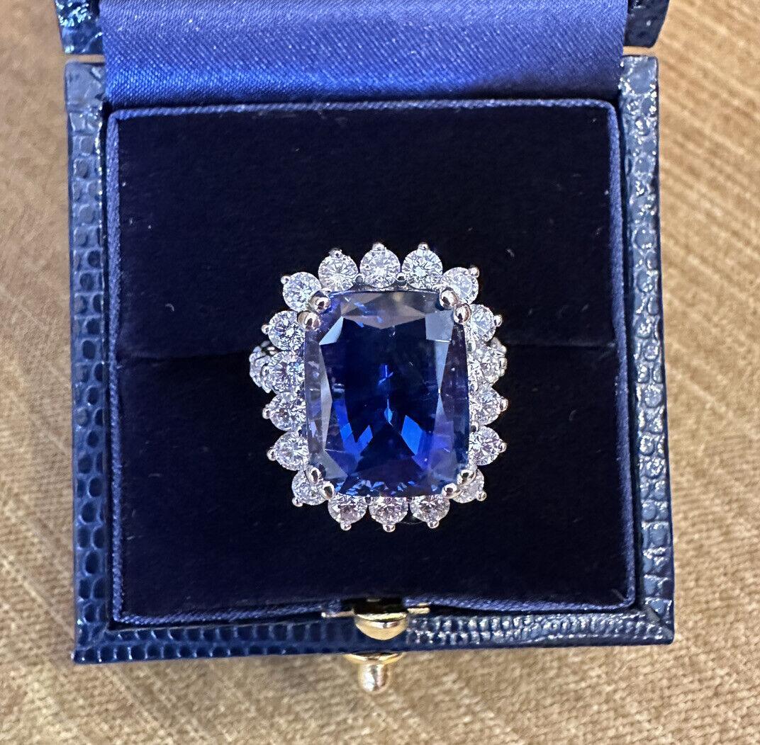 GIA 14.73 Carat No Heat Ceylon Sapphire in Diamond Halo 18k White Gold Ring For Sale 2