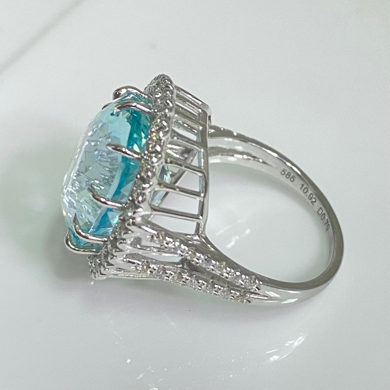 GIA 14k 10.92 Carat Aquamarine&Diamonds Art Deco Style Engagement Ring For Sale 1