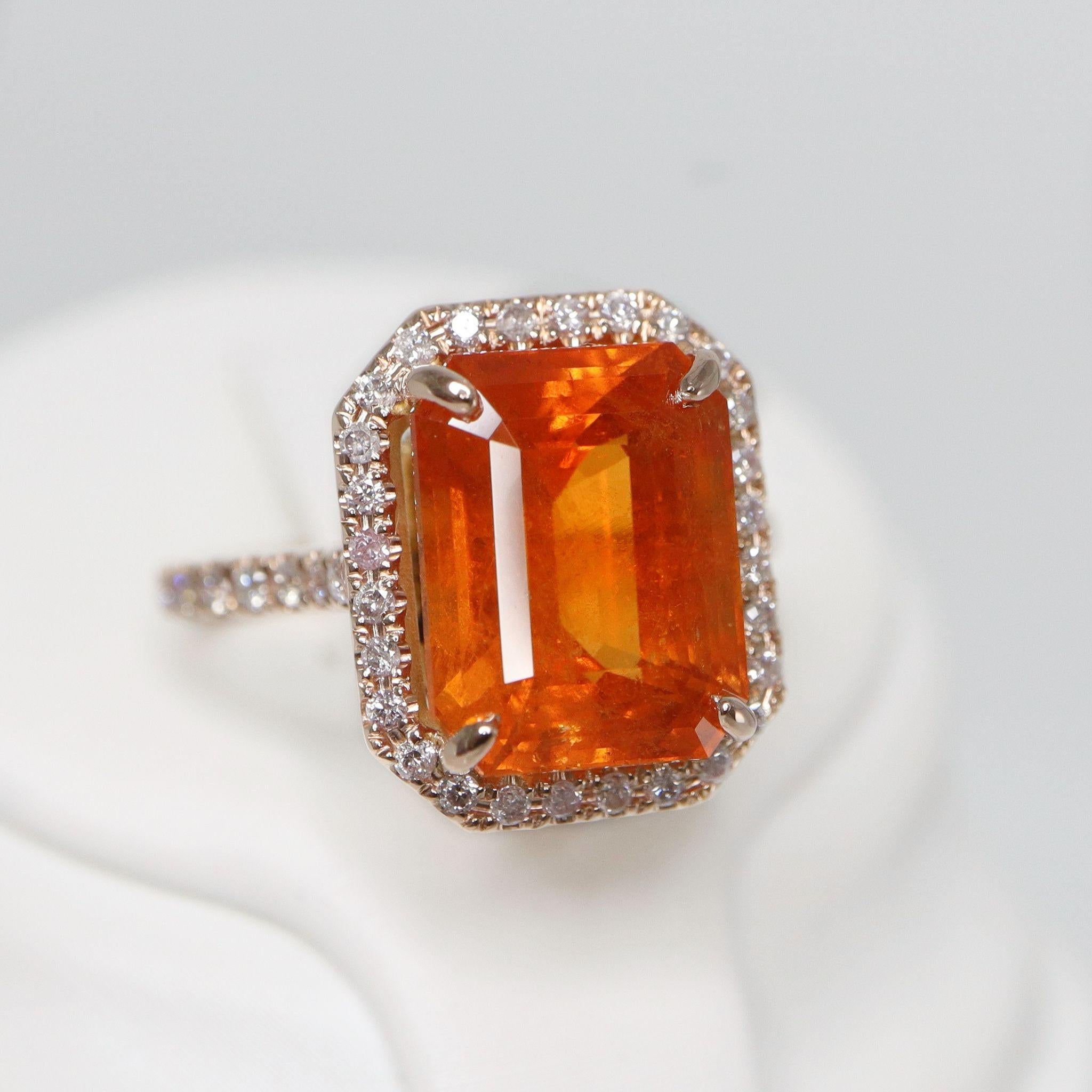 GIA 14K 7,70 Karat Antiker Verlobungsring mit natürlichem Fanta-Granat und Diamanten (Smaragdschliff) im Angebot