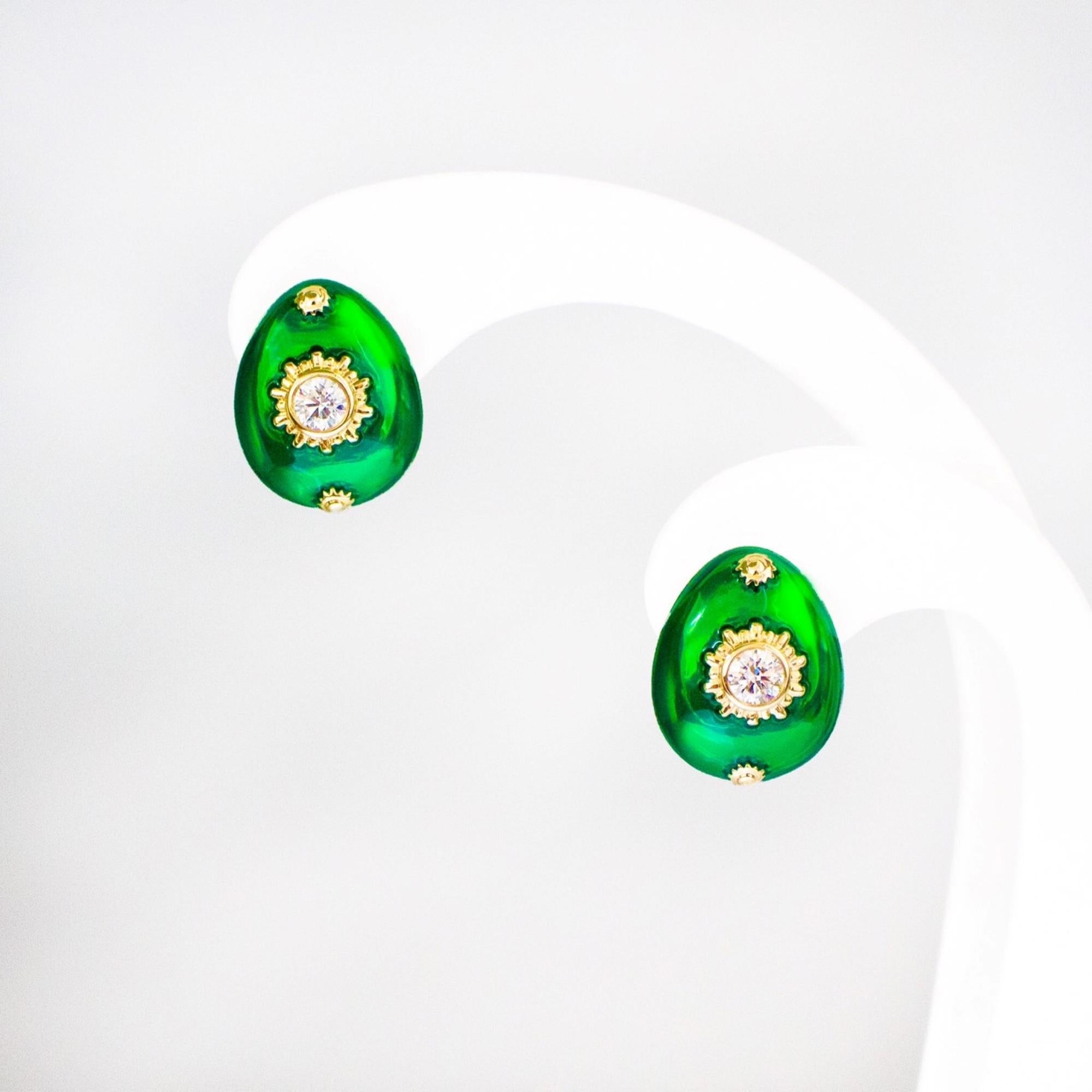 * GIA 14K 3EX F VS1 Diamonds Antique Art Deco Style Stud Earrings*

GIA-certified natural F VS1 diamonds as the center stone weighing 0.30+0.30 ct on the green enamel 14K rose gold band.

The earrings are modern and elegant, suitable for wearing on