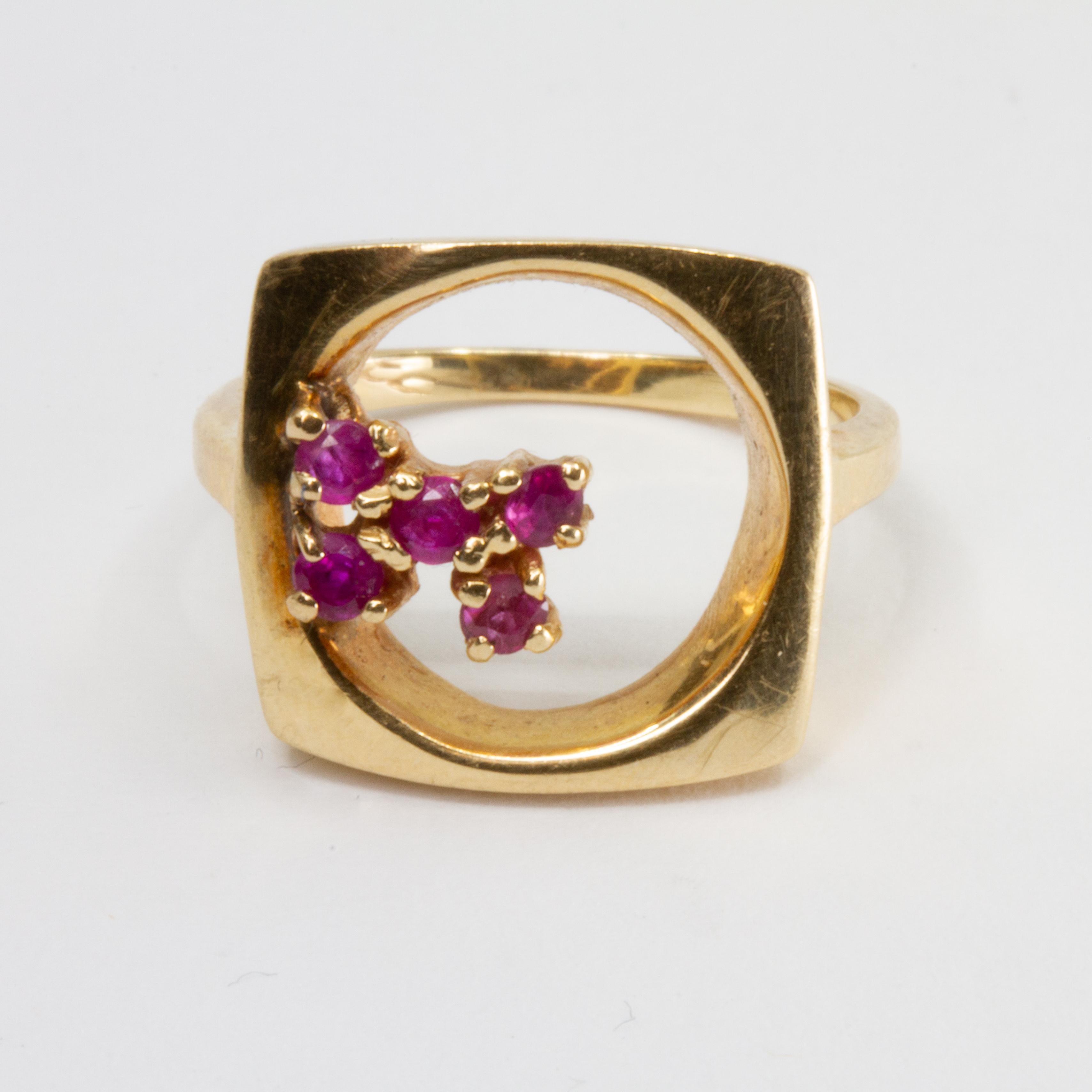 14k gold and ruby modernist mid century design ring s4.5 3dwt. This item is accompanied by a GIA appraisers letter from a well respected independent firm that has been in business for over 75 years.