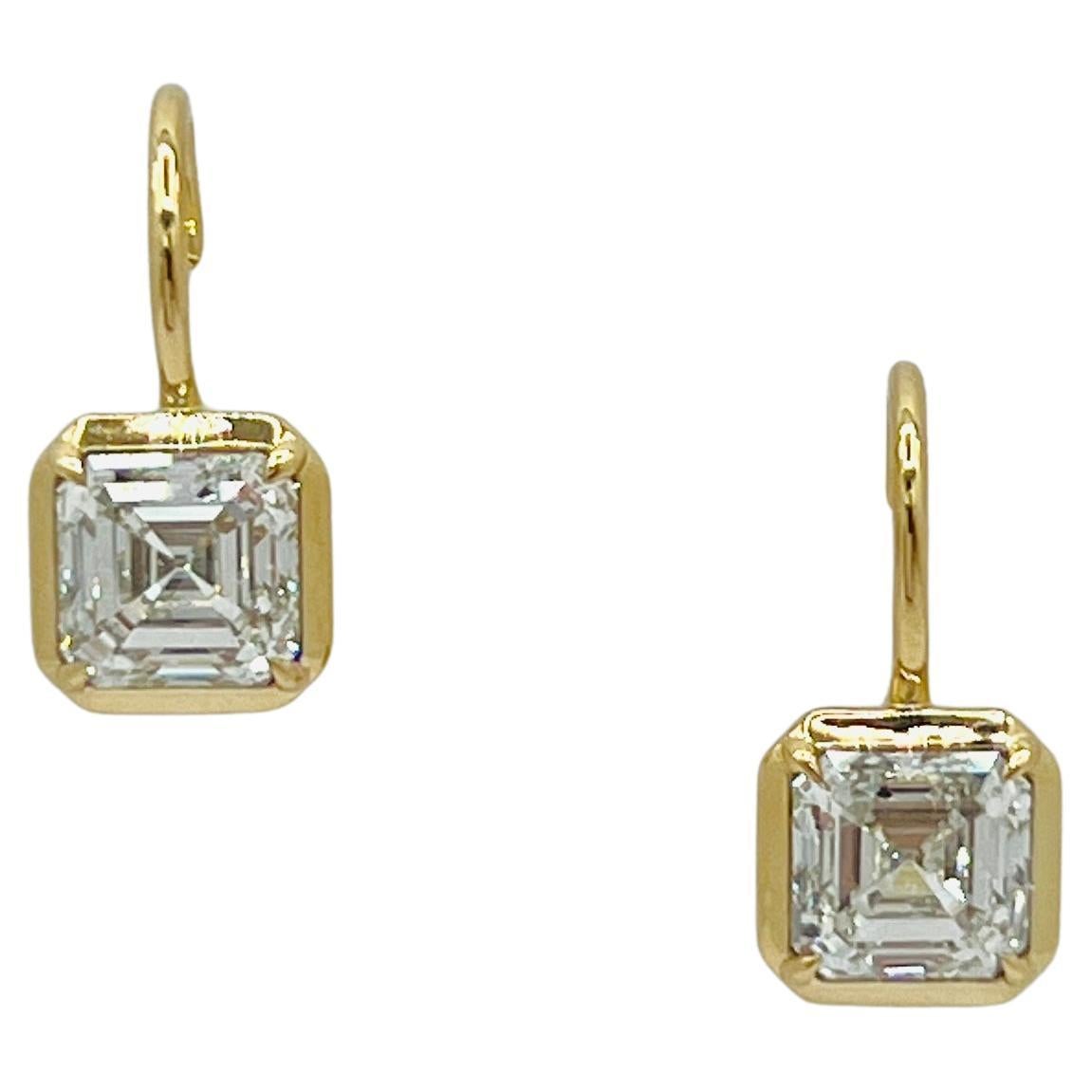 Boucles d
oreilles pendantes en diamant Asscher de 1,50 carat chacune, GIA  Or jaune 18K