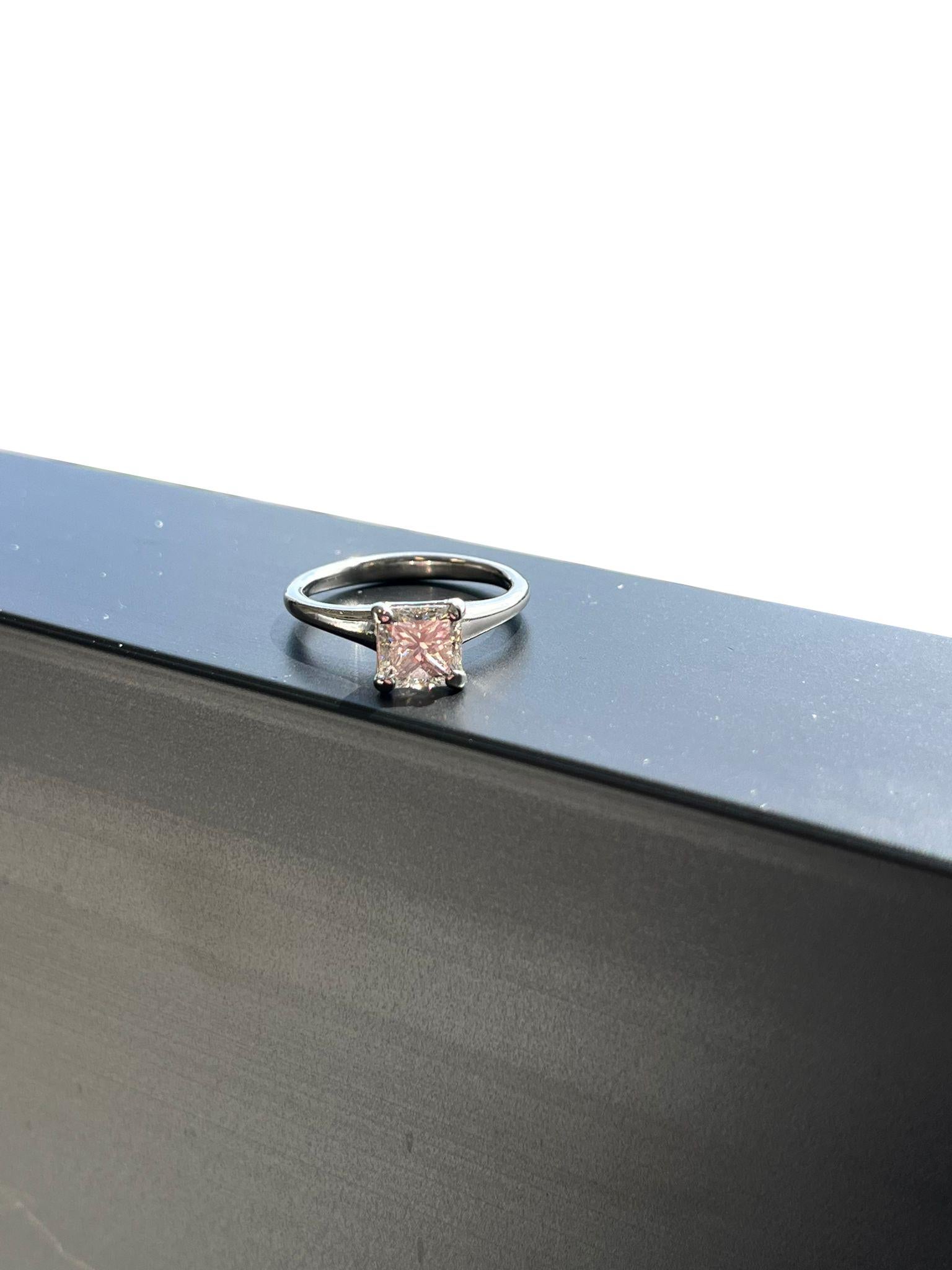 GIA Bague de fiançailles en platine avec un diamant naturel de 1,50ct de taille Princesse VS2 Clarity en vente 4