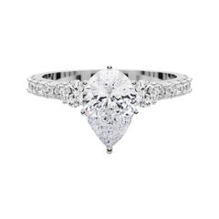 GIA Anillo de diamantes de oro blanco de 18 quilates con tres piedras de pera de 1,50 ct y vástago de diamante