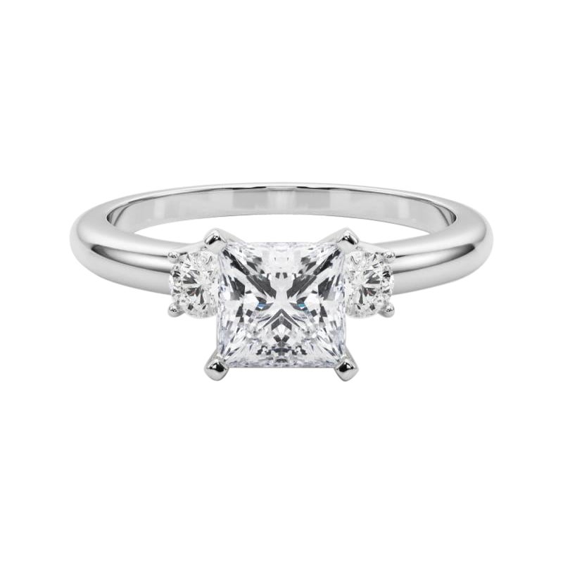 GIA 1,50ct Princesse 3 pierres Passé, présent et futur  Bague en diamant en vente