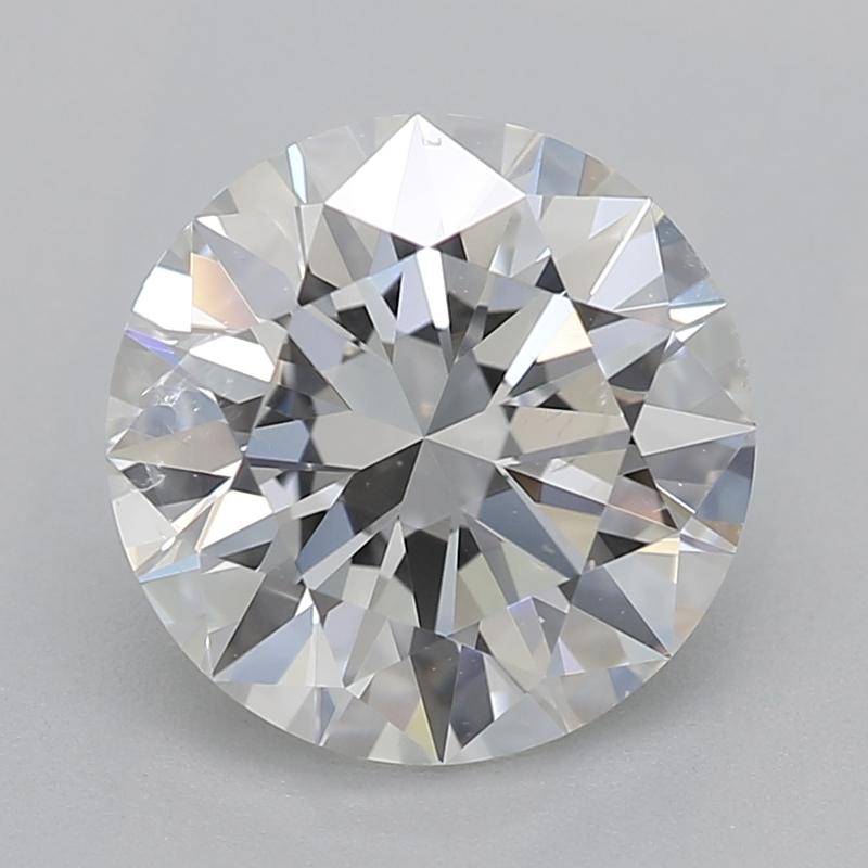 Fabriquée à la main à New York, cette magnifique bague en diamant est ornée d'une superbe pierre centrale en diamant rond pesant 1,50, certifiée par GIA avec un grade de couleur G et une pureté I1. Le design est un mélange parfait de charme vintage
