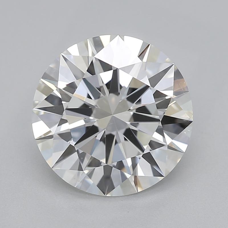 Découvrez le summum de l'élégance avec cette bague en diamant radiant, mettant en valeur un magnifique diamant rond pesant 1,50 , classé H et SI1. Cette pièce étonnante est dotée d'un captivant sertissage à quatre griffes, joliment entouré d'un