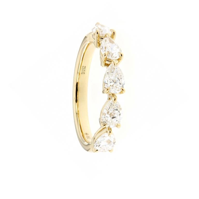 Moderno GIA 1.50cts 18K Yellow Gold Pear Shape Wedding Band: Est-Ovest Shared Prong in vendita