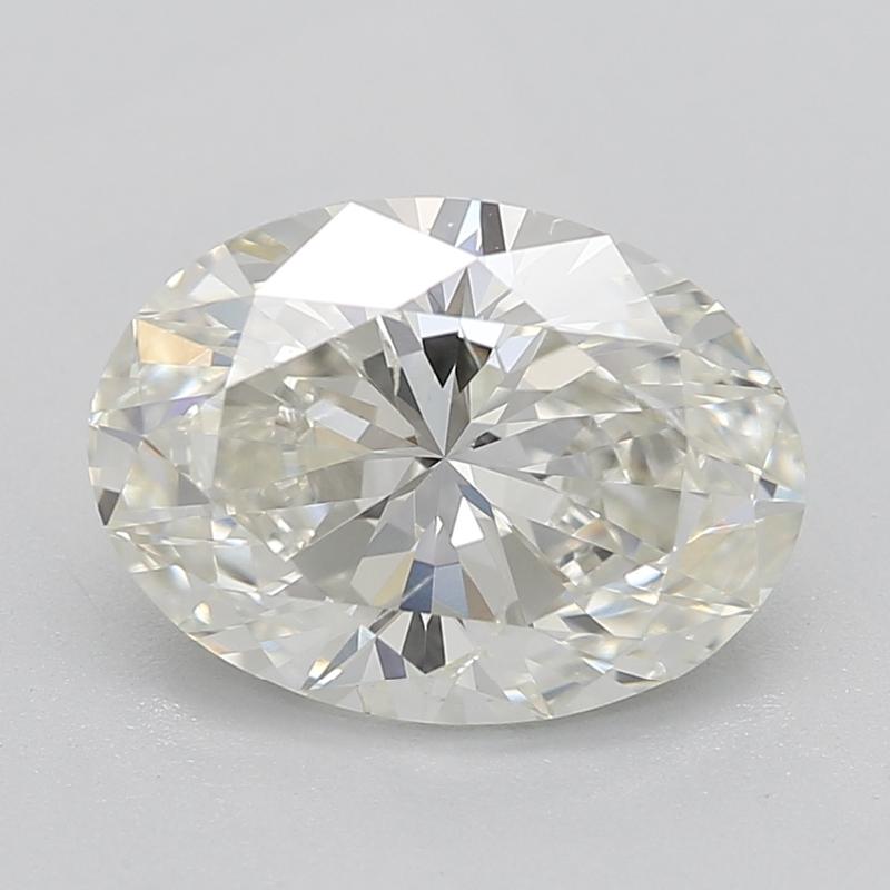 Realizzato a mano a New York, questo squisito anello con diamante presenta un centro mozzafiato costituito da un diamante ovale del peso di 1.51 , che emana un'eccezionale brillantezza e chiarezza. Il diamante, classificato J e SI2, è certificato
