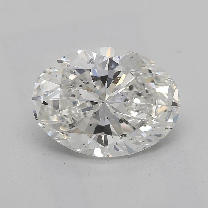 Dieser exquisite, in New York handgefertigte Diamantring hat als Herzstück einen ovalen Diamanten mit einem Gewicht von 1,51, der eine außergewöhnliche Brillanz und Klarheit ausstrahlt. Der Diamant mit den Graden I und SI2 ist GIA-zertifiziert, was