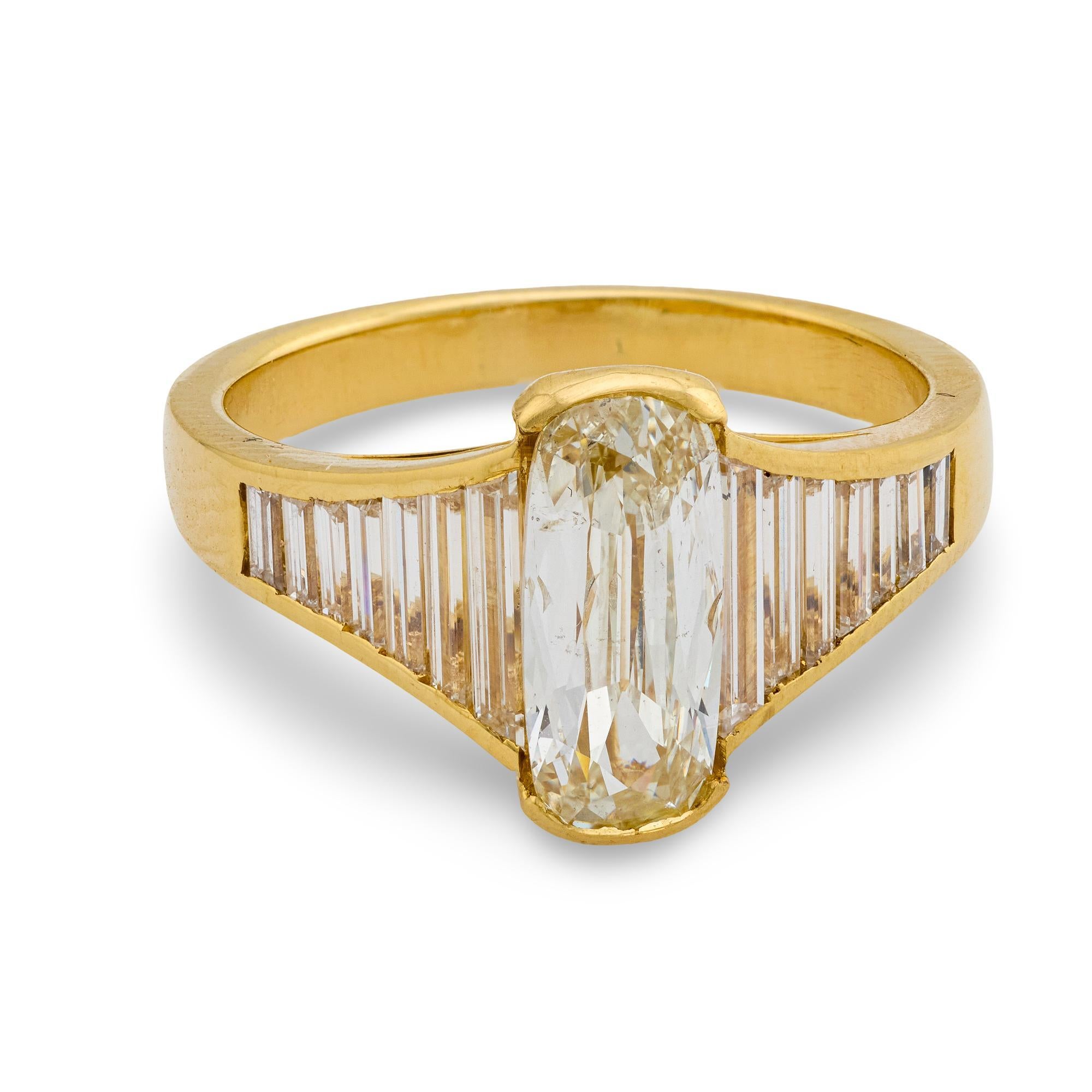 GIA 1.51 carat elongated cushion diamond 18k yellow gold engagement ring In Good Condition For Sale In Beverly Hills, CA