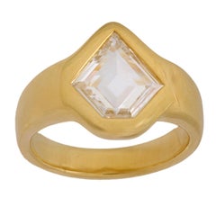 GIA 1.51 carat kite cut diamond 18k yellow gold ring