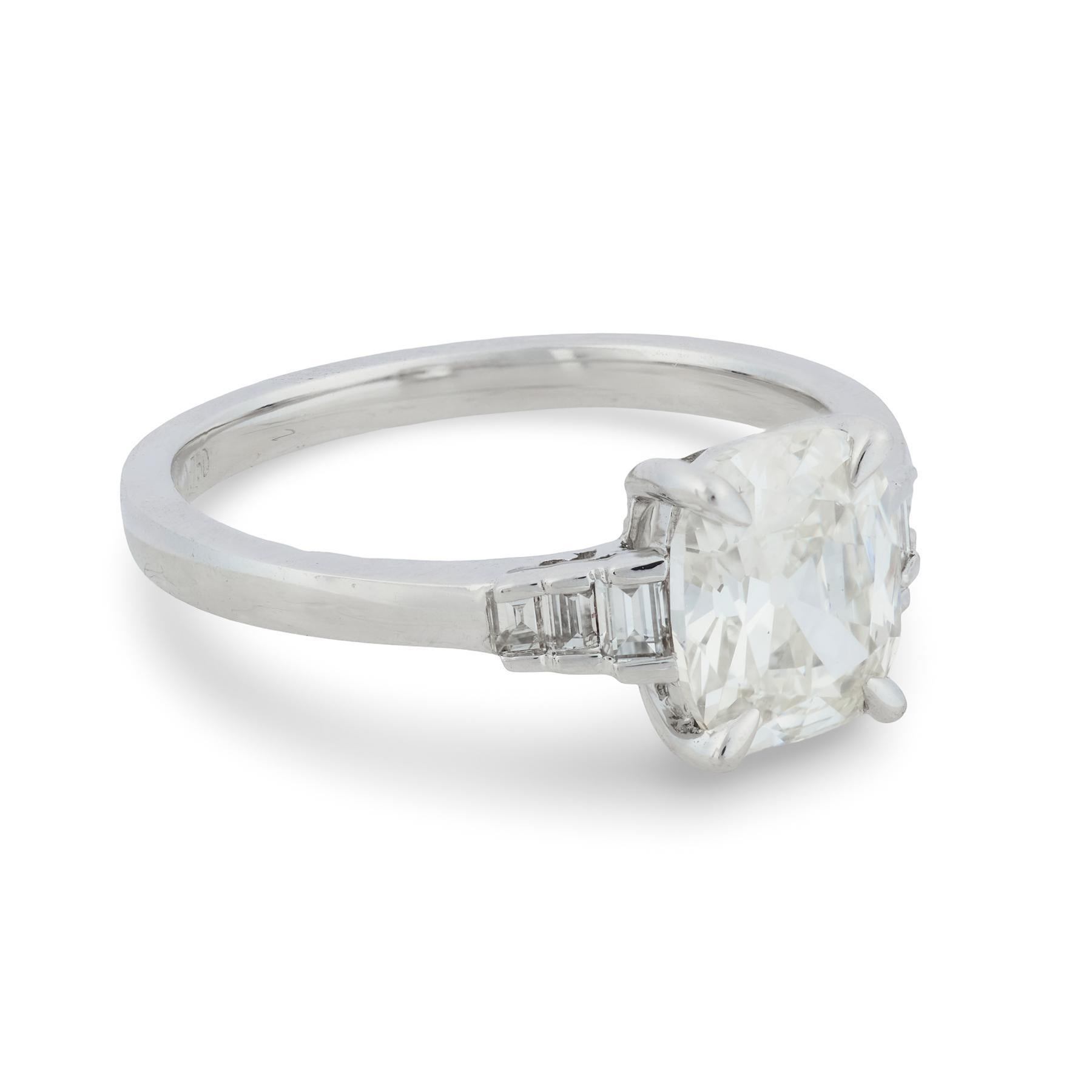 Bague de fiançailles en or blanc 18k GIA 1,51 carat diamant taille ancienne mine Bon état - En vente à Beverly Hills, CA