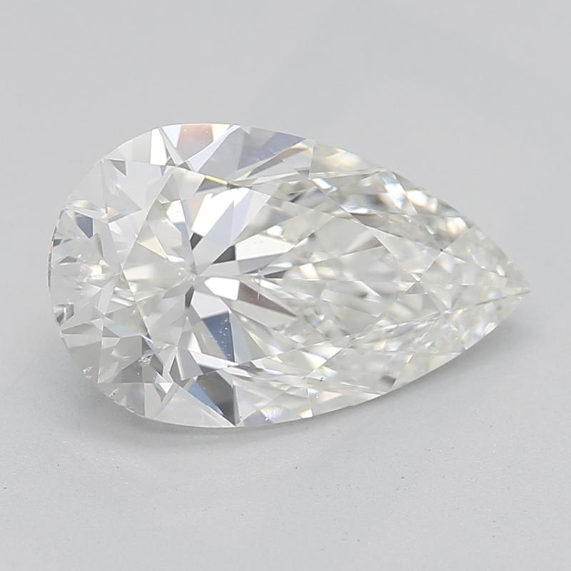 Conçue avec un étonnant jeu d'élégance et de nature, cette remarquable bague en diamant est ornée d'une fascinante pierre centrale en forme de poire, pesant 1,51 et affichant un grade exquis I et SI1. Le cadre est artistiquement conçu pour imiter