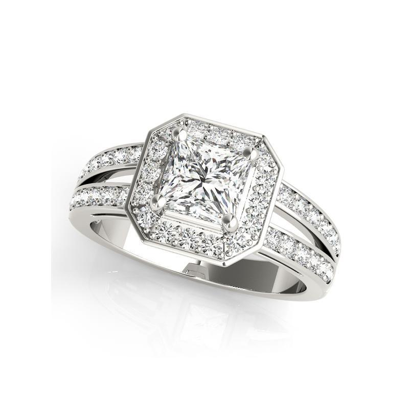Taglio princess GIA 1,51 Carati Princess Cushion Halo Split Shank Anello con diamanti in oro bianco 18K in vendita