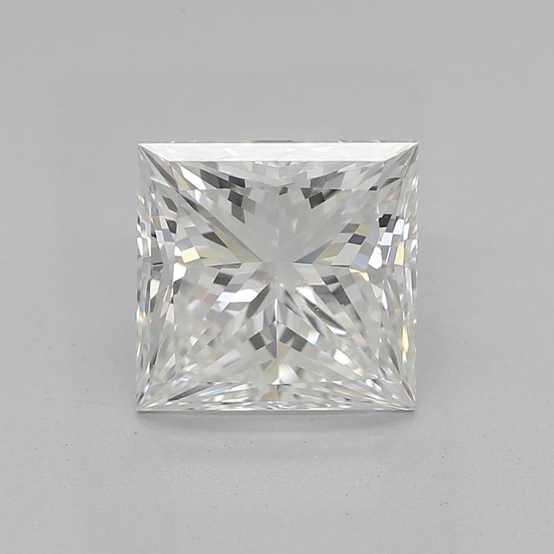 Rehaussez votre collection avec cette superbe bague en diamant, ornée d'un spectaculaire diamant princesse en son cœur. D'un poids de 1,51, cette éblouissante pièce maîtresse est méticuleusement classée I et SI1, ce qui garantit une brillance et une