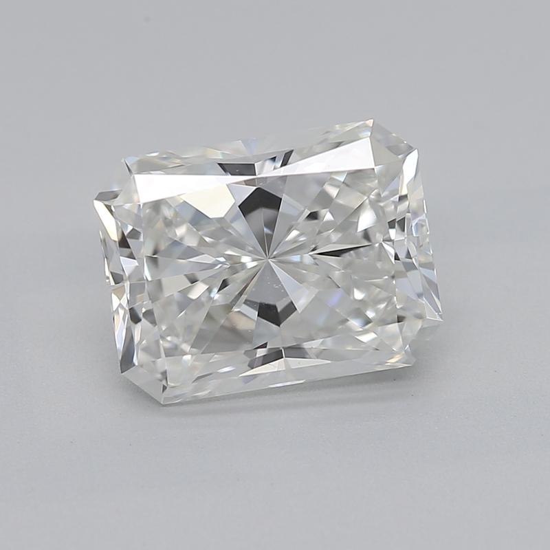 Dieser exquisite, in New York handgefertigte Diamantring hat als Herzstück einen strahlenden Diamanten mit einem Gewicht von 1,51, der durch sein schönes G und sein bemerkenswertes VS1 ergänzt wird. In luxuriösem Gelbgold gefasst, strahlt dieses