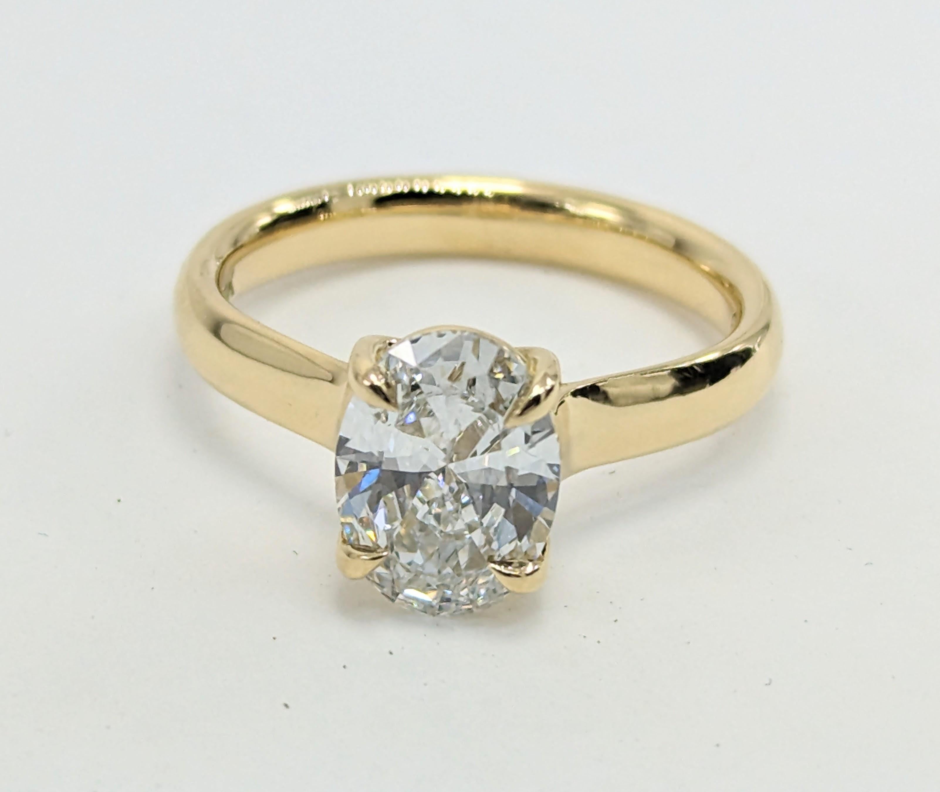 For Sale:  GIA 1.51 Certified Diamond  Engagement Ring in 18 Karat Gold 4