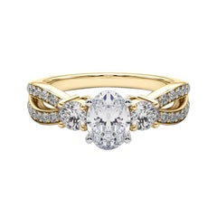 GIA 1.51ct Oval Three-Stone Split Shank Pave 18K Yellow Gold Diamond Ring (bague à trois pierres ovales pavées en or jaune 18K)